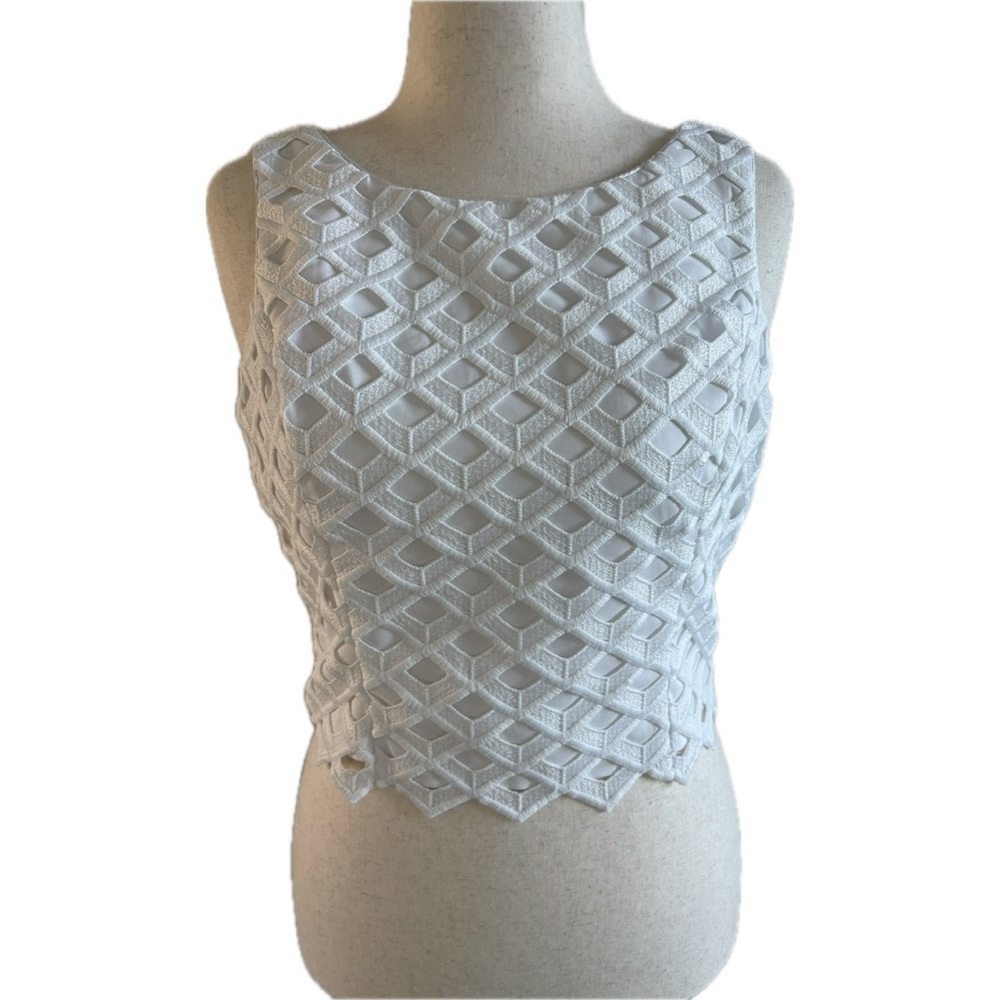 WHBM | Cropped White Lattice Sleeveless Top | Size 12 | Excellent Condition.